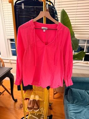 Evereve Hot Pink Gauze V-Neck Blouse